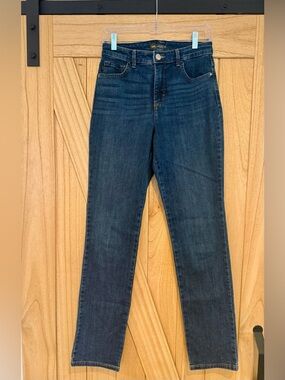 Lee Women's Dark Blue Straight Leg High-Rise Jeans. Size 4, Long.